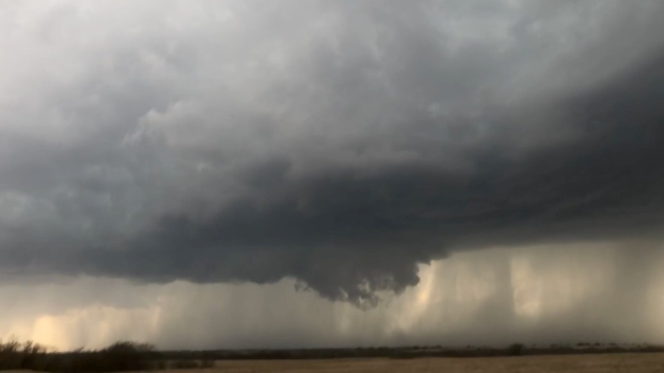 Brooding Footage Shows The Birth Of A Wall Cloud In Texas | WeatherBug