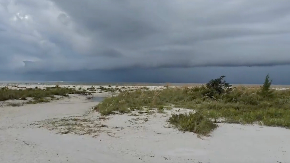 Shelf Cloud Spotted Over Southwestern Florida | WeatherBug