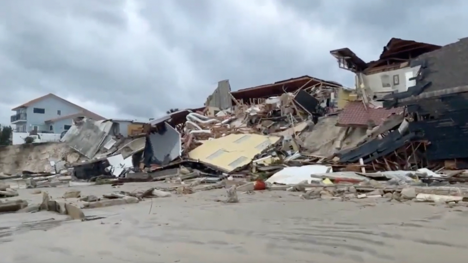 Beachfront Homes Declared Unsafe WeatherBug