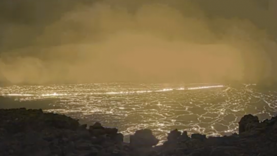 Timelapse of Mauna Loa Eruption in Hawaii WeatherBug