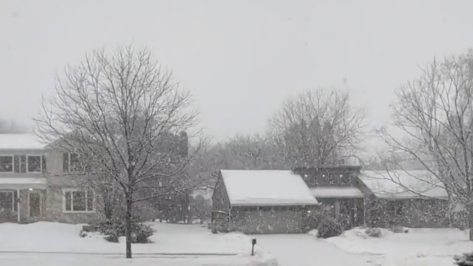 Thundersnow in Wisconsin as Snow Falls WeatherBug