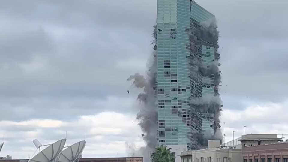 Skyscraper Demolished 4 Years After Hurricane | WeatherBug