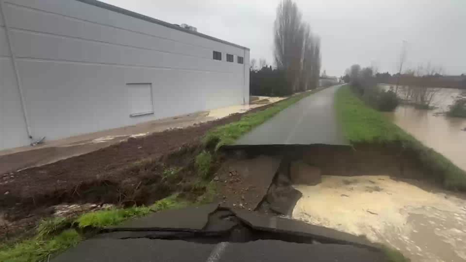 Levee Fails in Washington | WeatherBug
