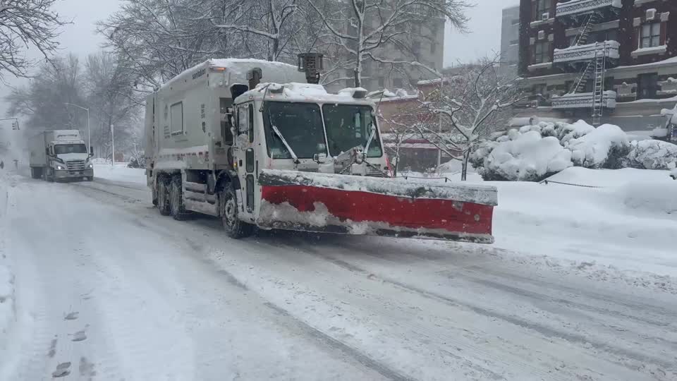 Snow Storm Hits New York City | WeatherBug