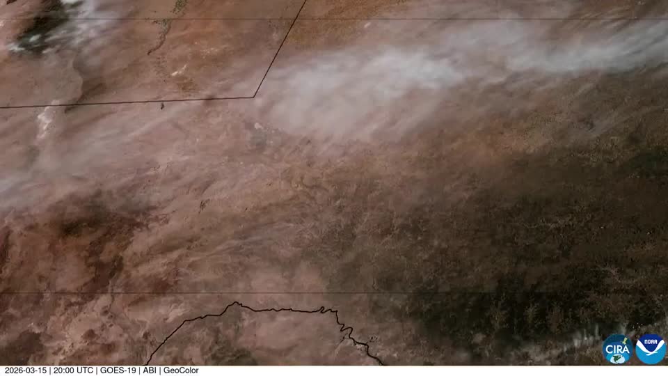 Wall of Dust Sweeps Across West Texas | WeatherBug