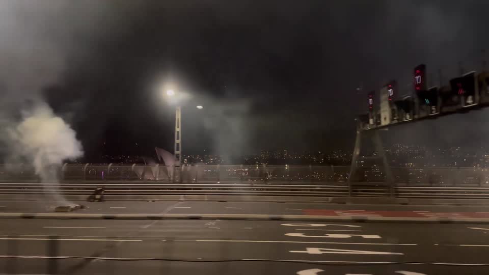 New Year Fireworks From Sydney Harbour Bridge | WeatherBug
